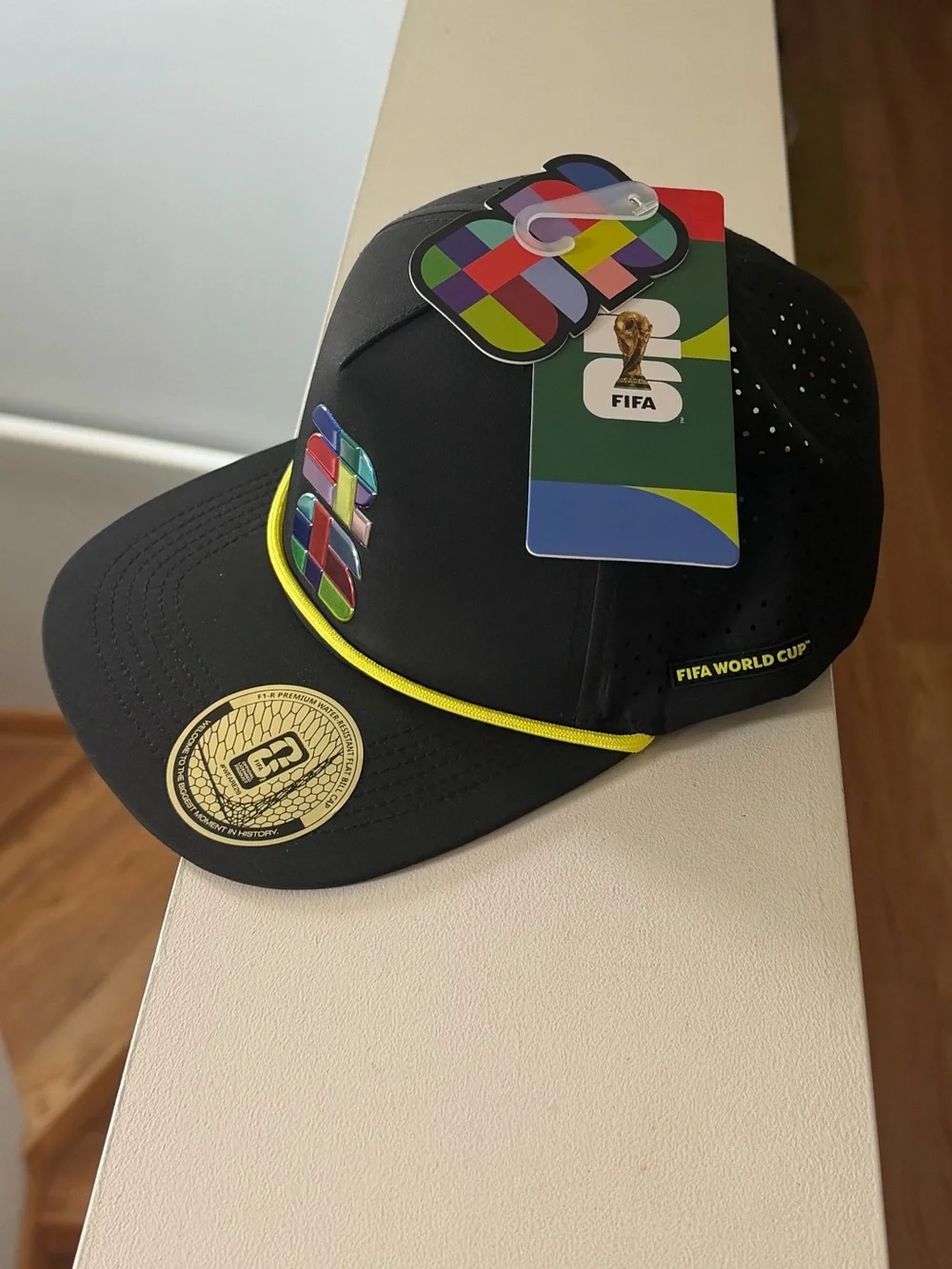 Brand new”FIFA”cap.One size,color-black/noir/negro.🖤